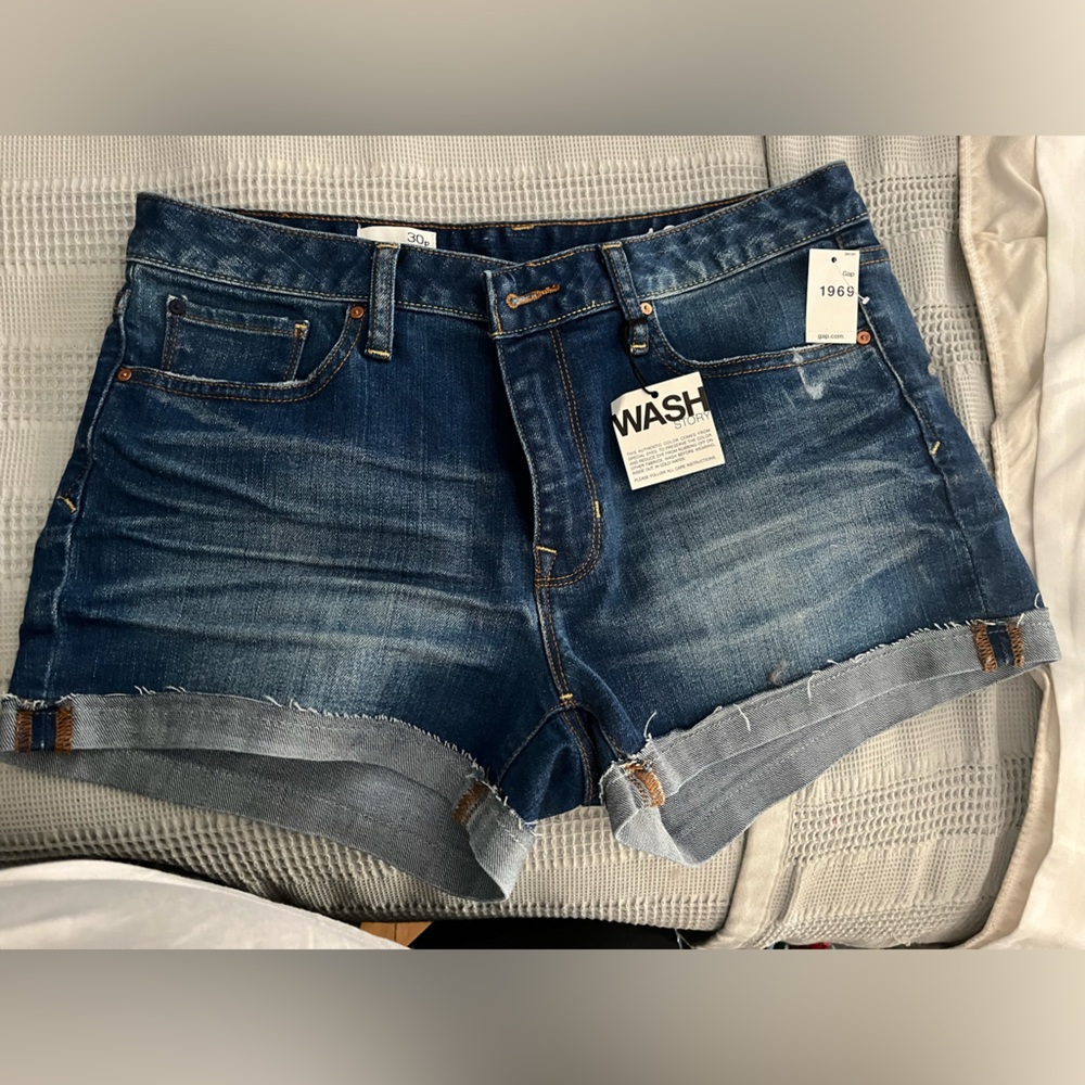 New with tags gap jean shorts